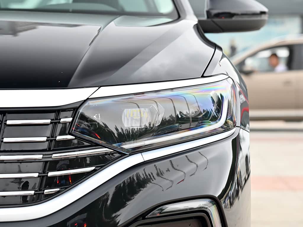 上汽大众 帕萨特新能源 2022款 改款 430phev 混动精英版