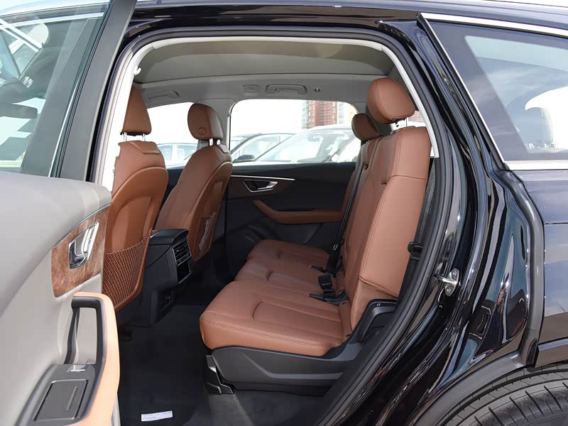 奥迪(进口) 奥迪q7 2021款 55 tfsi quattro s line运动型