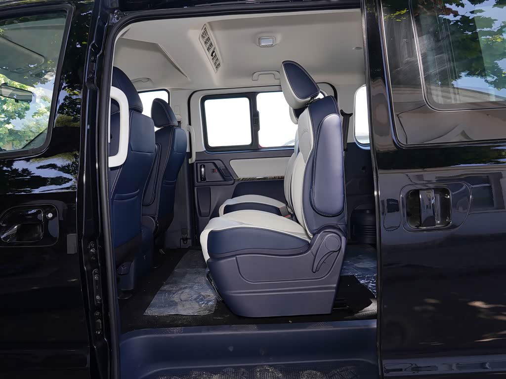 东风风行 菱智plus 2024款 1.5t 手动豪华型 7座