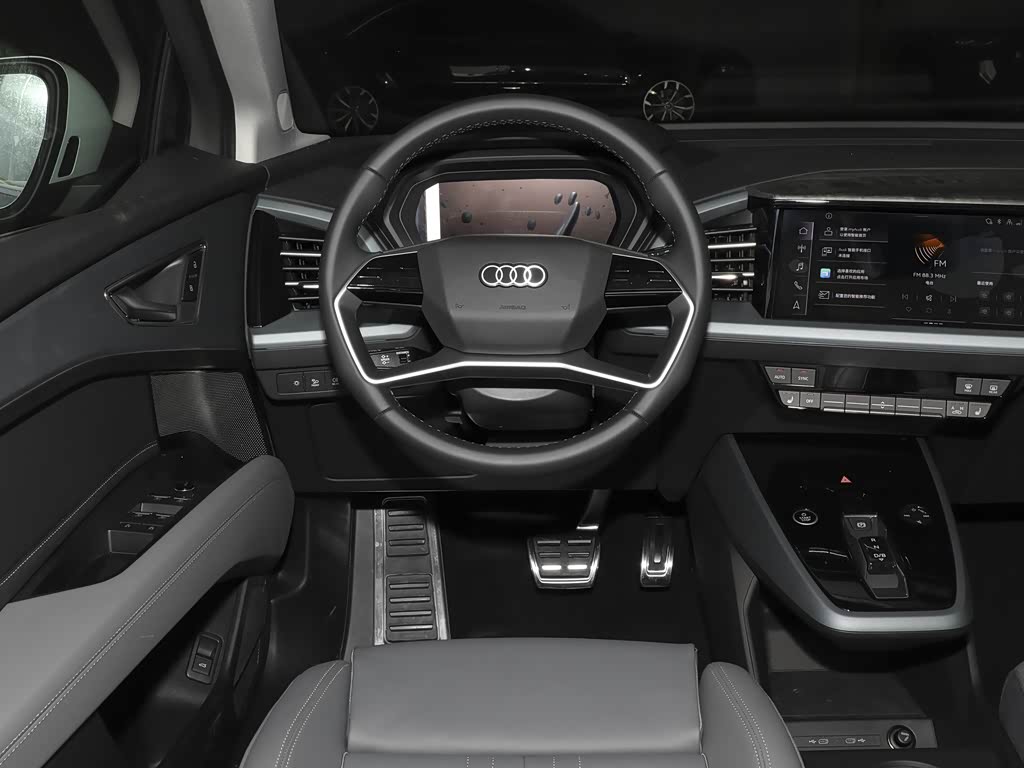 上汽奥迪 奥迪q5 e-tron 2023款 40 e-tron 星耀型 锦衣套装