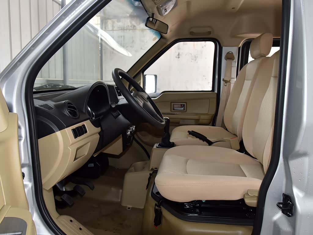 东风小康 东风小康c35 2019款 1.5l基本型Ⅱ厢车国vi dk15