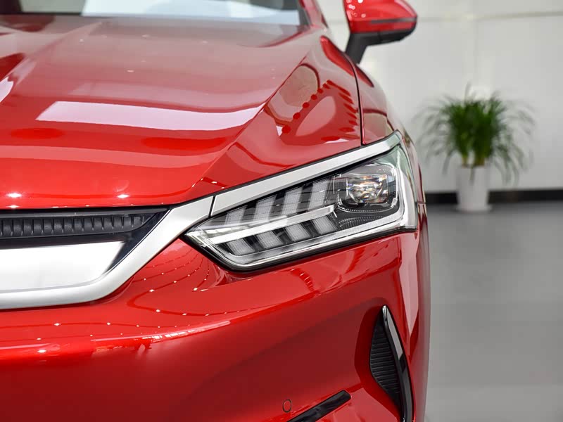 比亚迪 秦plus 2021款 ev 500km 尊贵型