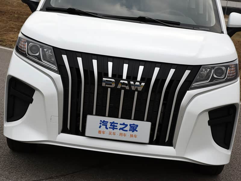 北京汽车制造厂 王牌m7 2023款 2.0l cng长轴营运版 9座