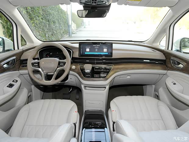 荣威imax8目前价格稳定 售价16.58万起