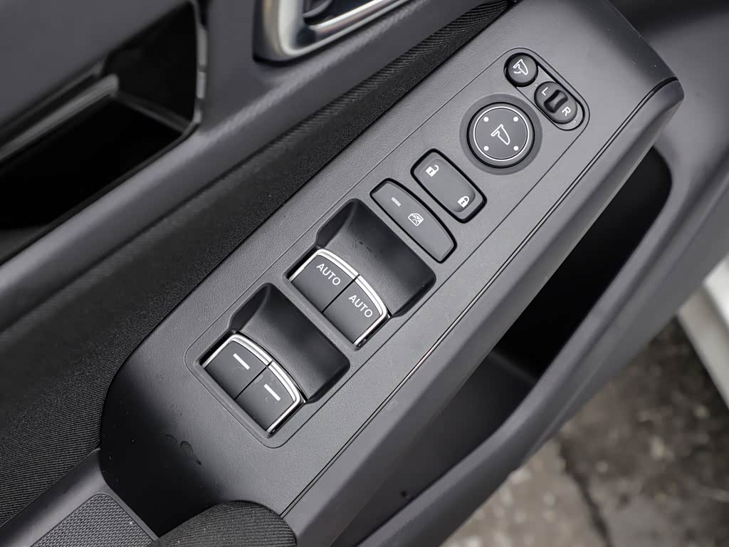 【图解图片_乌鲁木齐恒信中意东风本田思域图片】-汽车之家