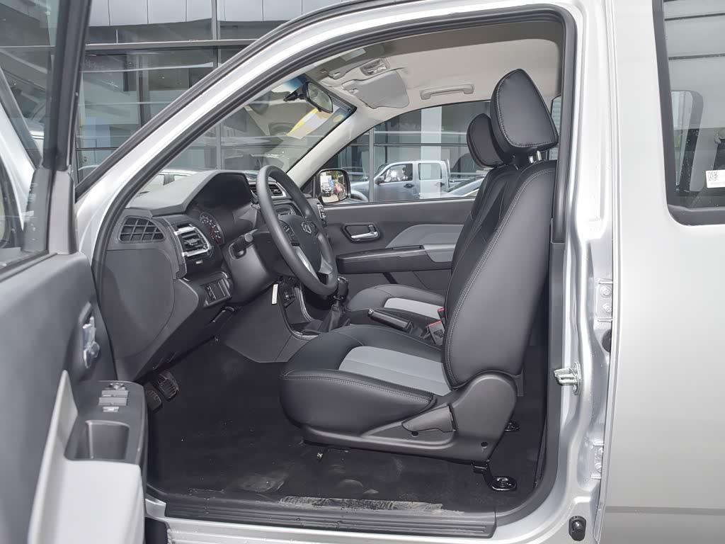 长城汽车 风骏5 2023款 2.0t 柴油四驱进取型平槽车箱