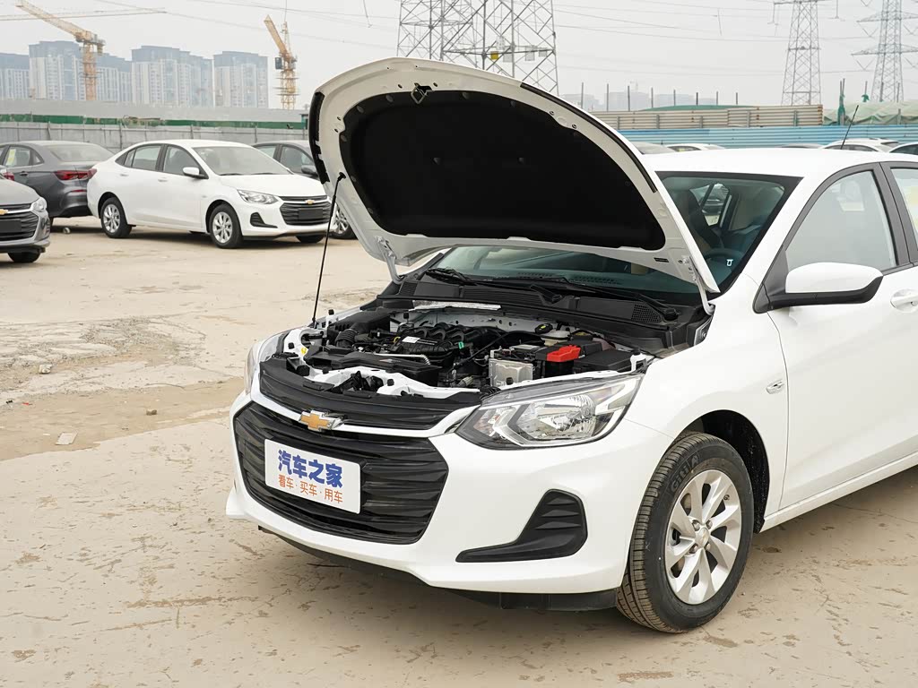 上汽通用雪佛兰 科沃兹 2022款 320 手动欣动版