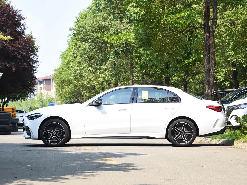 北京奔驰 奔驰c级 2023款 改款二 c 260 l 皓夜运动版