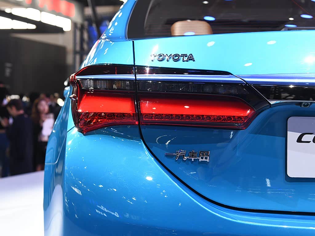 一汽丰田 卡罗拉双擎e  2019款 1.8l e-cvt旗舰版