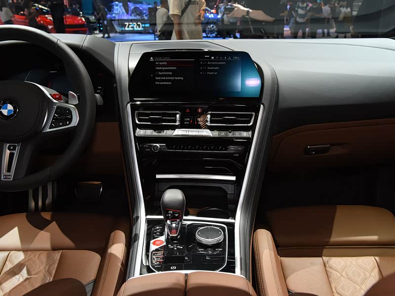 宝马m 宝马m8 2020款 m8 四门轿跑车 极光版 中控方向盘已经是最后一