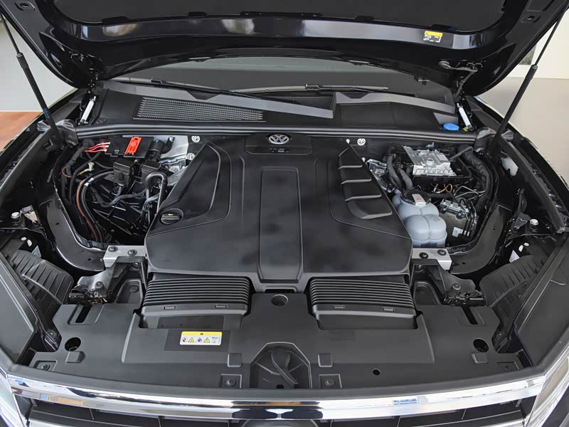 大众(进口) 途锐 2021款 2.0tsi 领航特别版