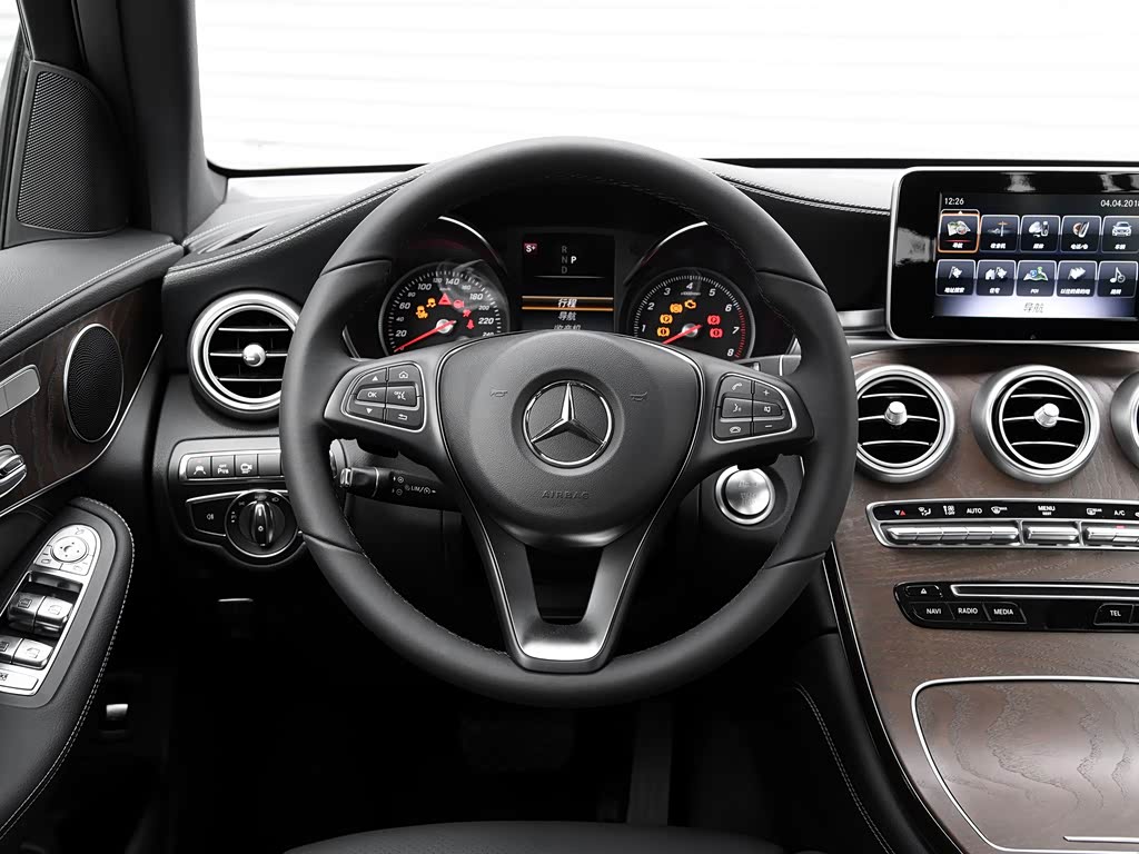 北京奔驰 奔驰glc 2018款 改款 glc 300 4matic 动感型