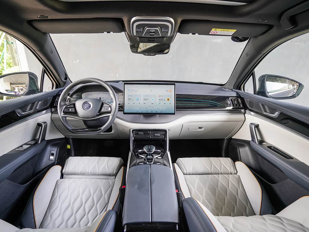 比亚迪 唐新能源 2022款 dm-p 215km 四驱旗舰型