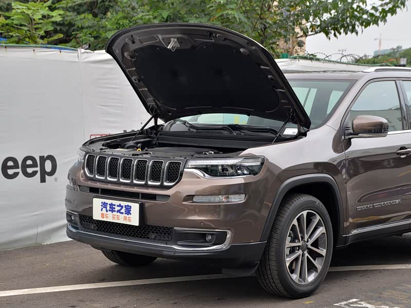 广汽菲克jeep 大指挥官 2018款 2.0t 四驱悦享版 国vi
