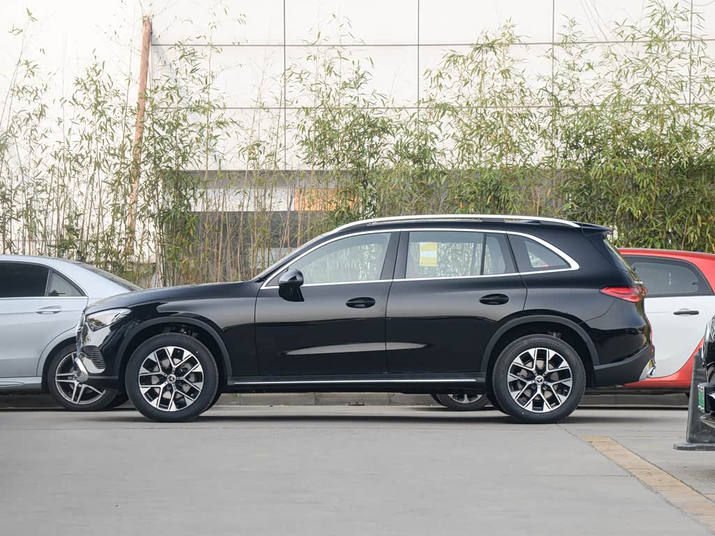北京奔驰 奔驰glc 2023款 glc 260 l 4matic 动感型 7座