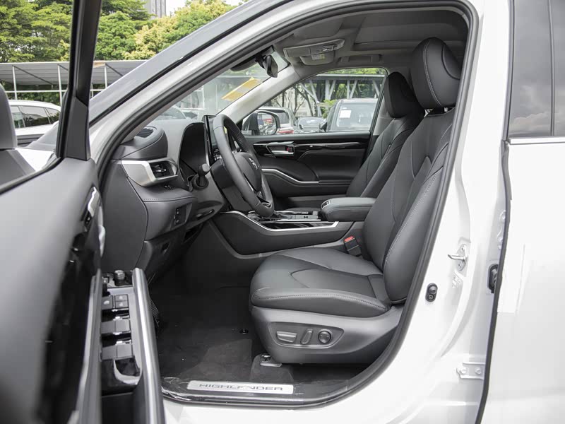 广汽丰田 汉兰达 2023款 2.5l智能电混双擎两驱尊贵版 7座