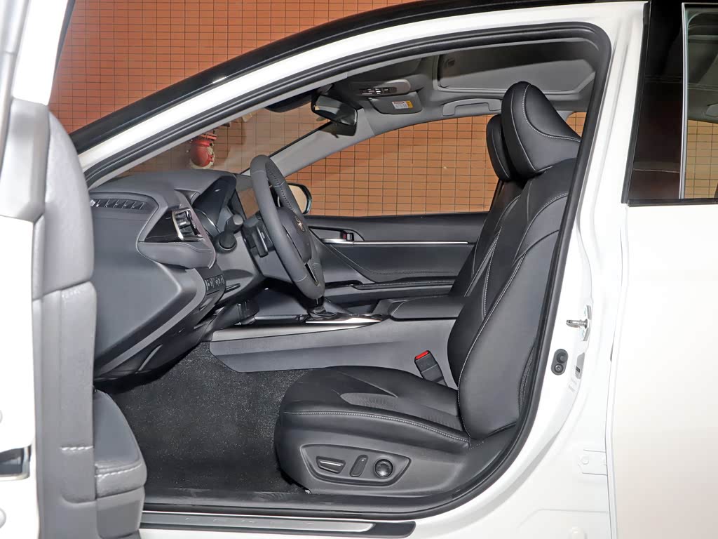 广汽丰田 凯美瑞 2021款 2.0s 锋尚版