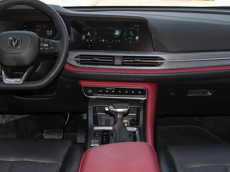 长安汽车 长安cs55plus 2022款 蓝鲸版 1.5t dct尊贵型