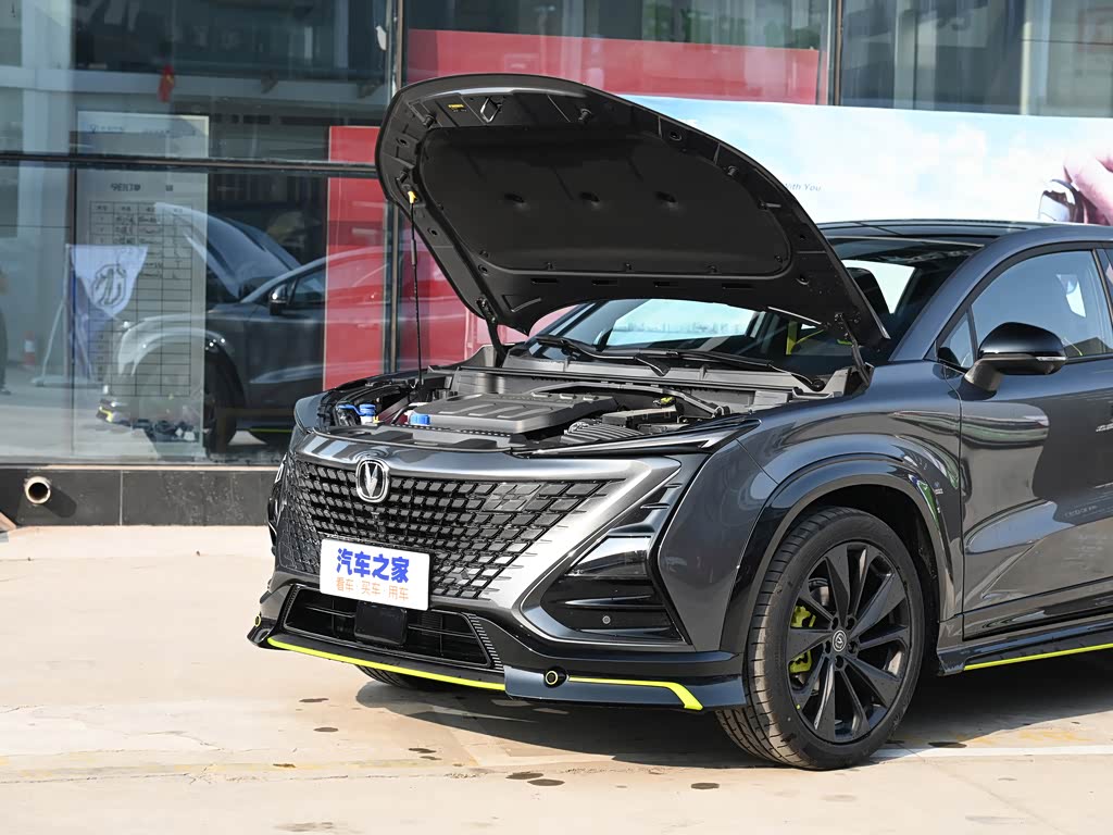 长安汽车 长安uni-t 2022款 1.5t 运动版 尊贵型