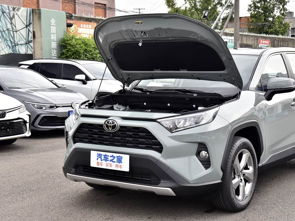 一汽丰田 rav4荣放 2022款 2.0l cvt两驱风尚plus版