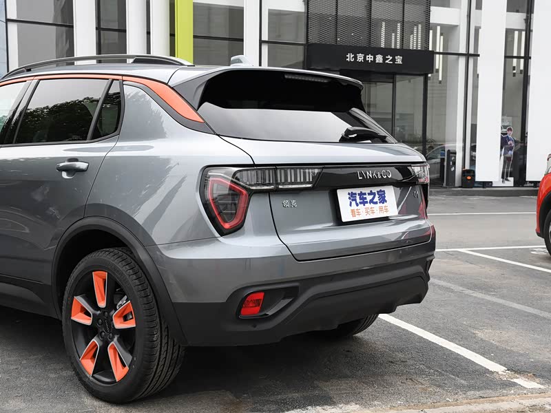 领克 领克01 2019款 2.0t 两驱耀pro版 国vi