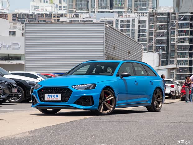 奥迪rs 4限时优惠16.58万 欢迎试乘试驾