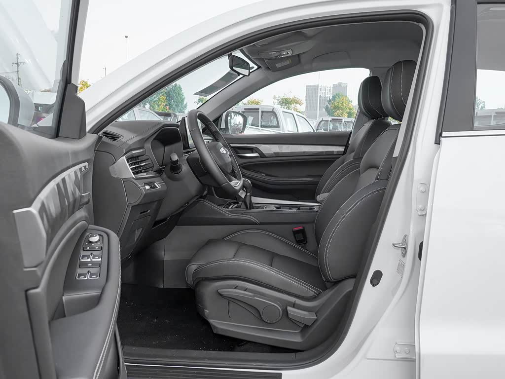 吉利汽车 远景x6 2021款 pro 1.4t 手动豪华型