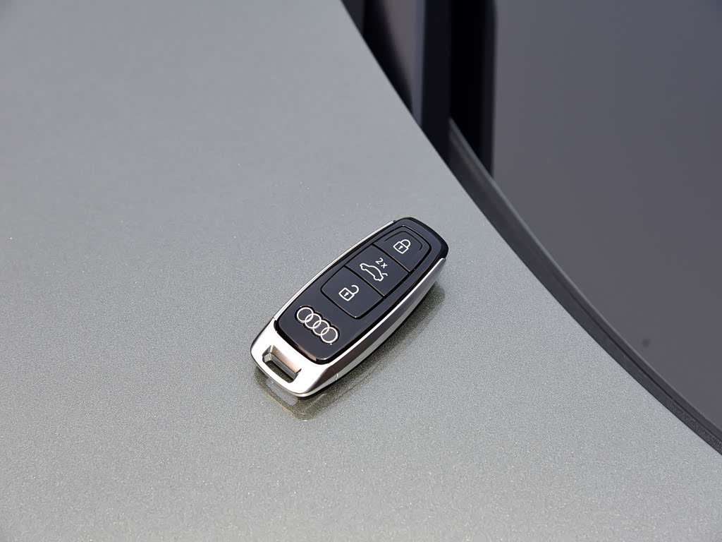 奥迪(进口) 奥迪a8 2022款 a8l horch创始人版 传奇型