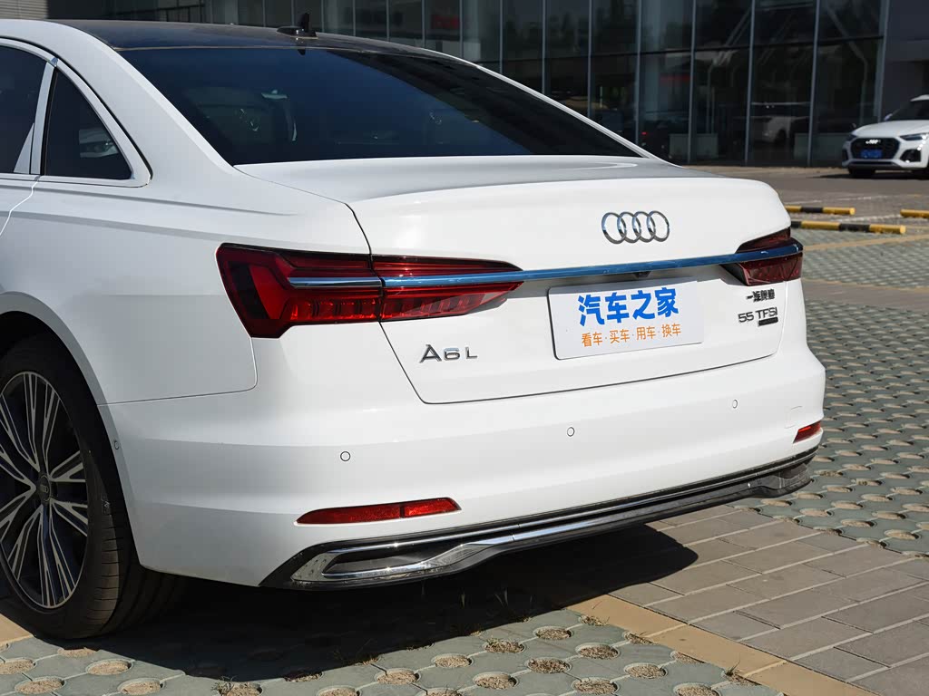 一汽奥迪 奥迪a6l 2023款 改款 55 tfsi quattro 旗舰致雅型