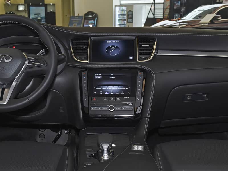 东风英菲尼迪 英菲尼迪qx50 2022款 2.0t 四驱菁英版