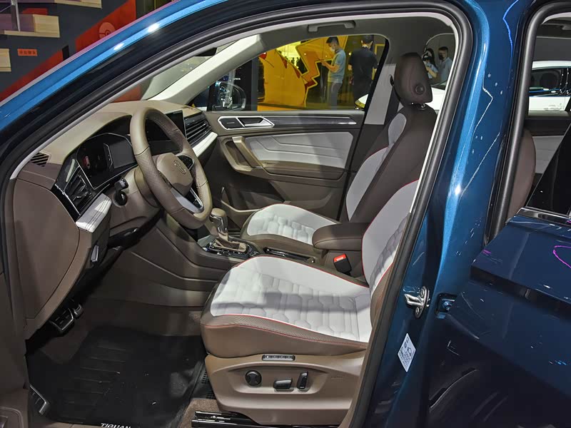 上汽大众 途观l 2023款 380tsi 自动四驱r-line旗舰版7座