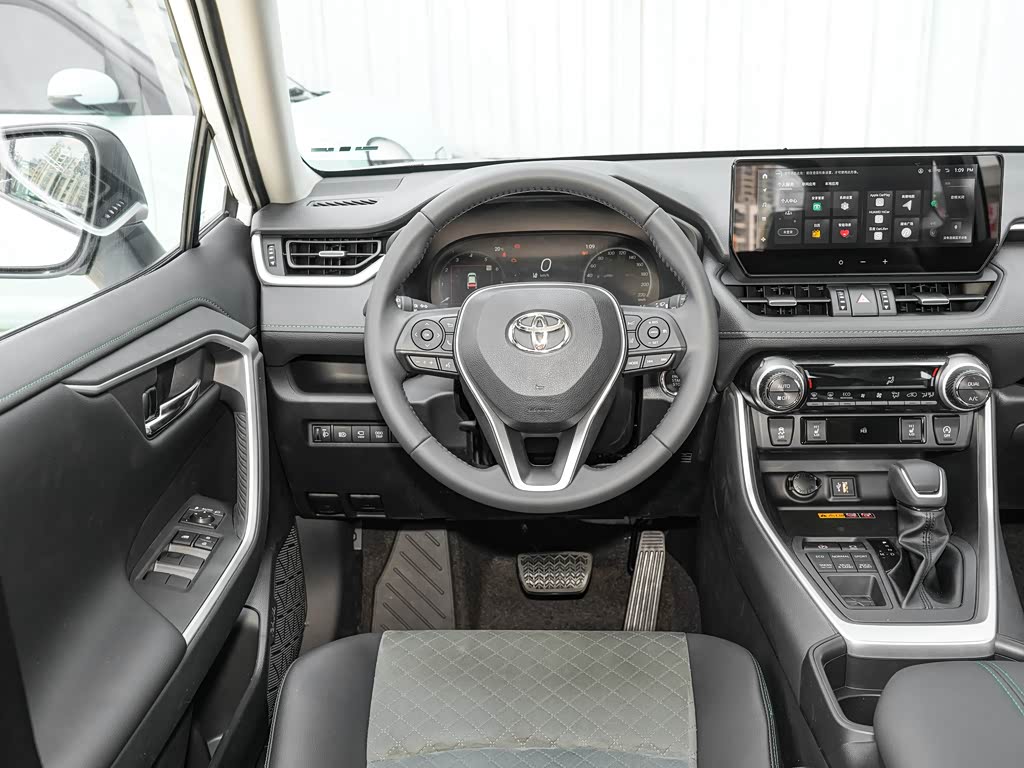 一汽丰田 rav4荣放 2023款 2.0l cvt四驱探险plus版