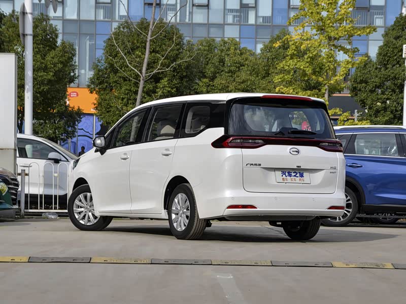 广汽乘用车 传祺m6 2021款 270t dct精英版(七座)