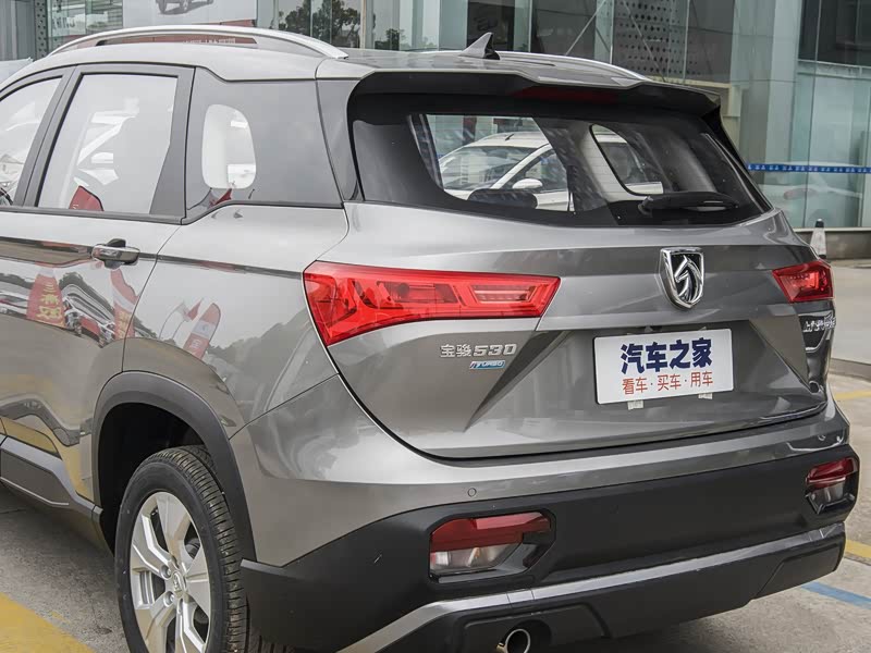 上汽通用五菱 宝骏530 2020款 1.5t 手动豪华型 7座