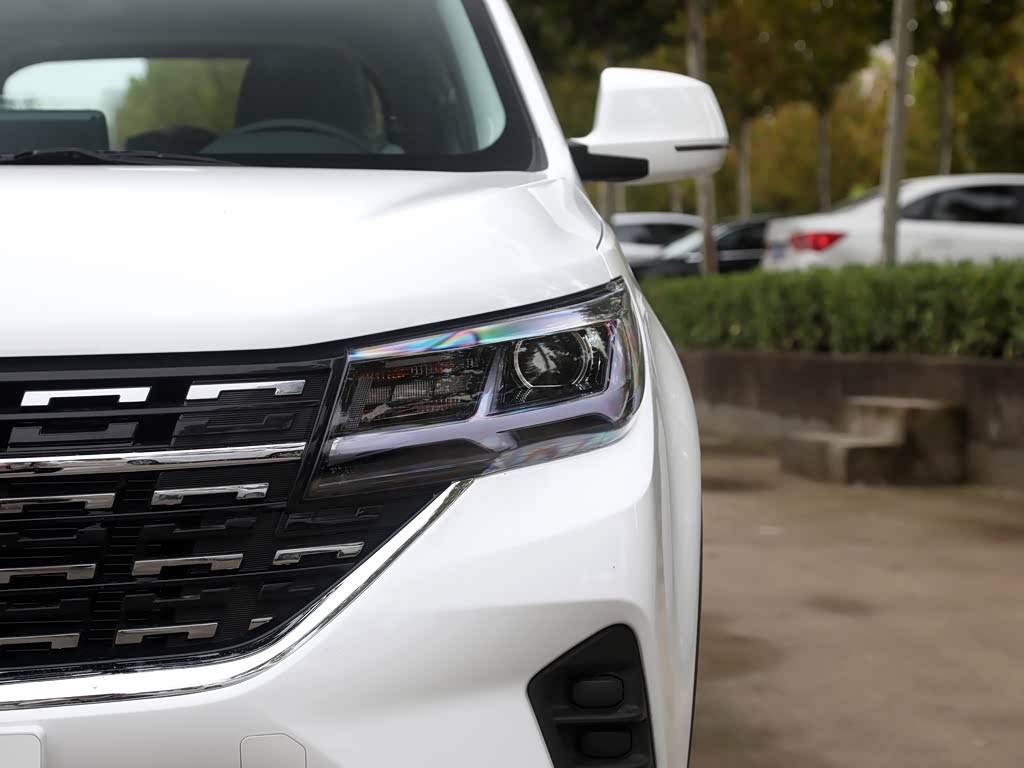 东风风行 风行t5 2022款 盛世款 1.6l 手动筑梦版五座