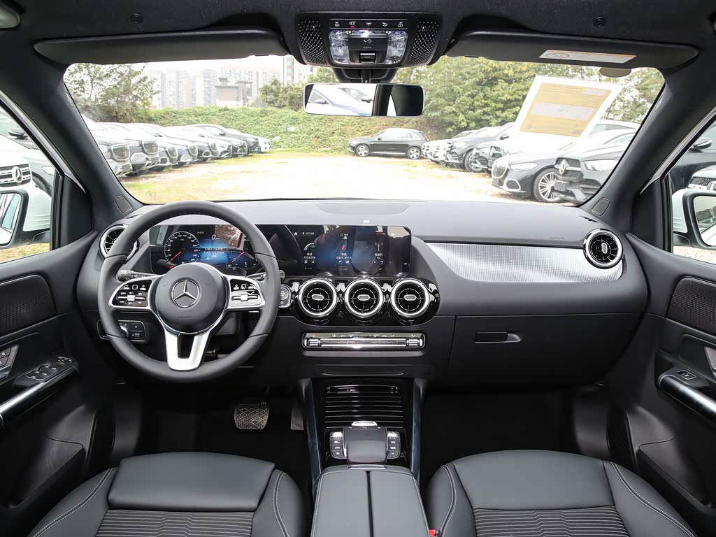 北京之星汽车>奔驰(进口)>奔驰b级>2022款改款二b200动感型>中控方向