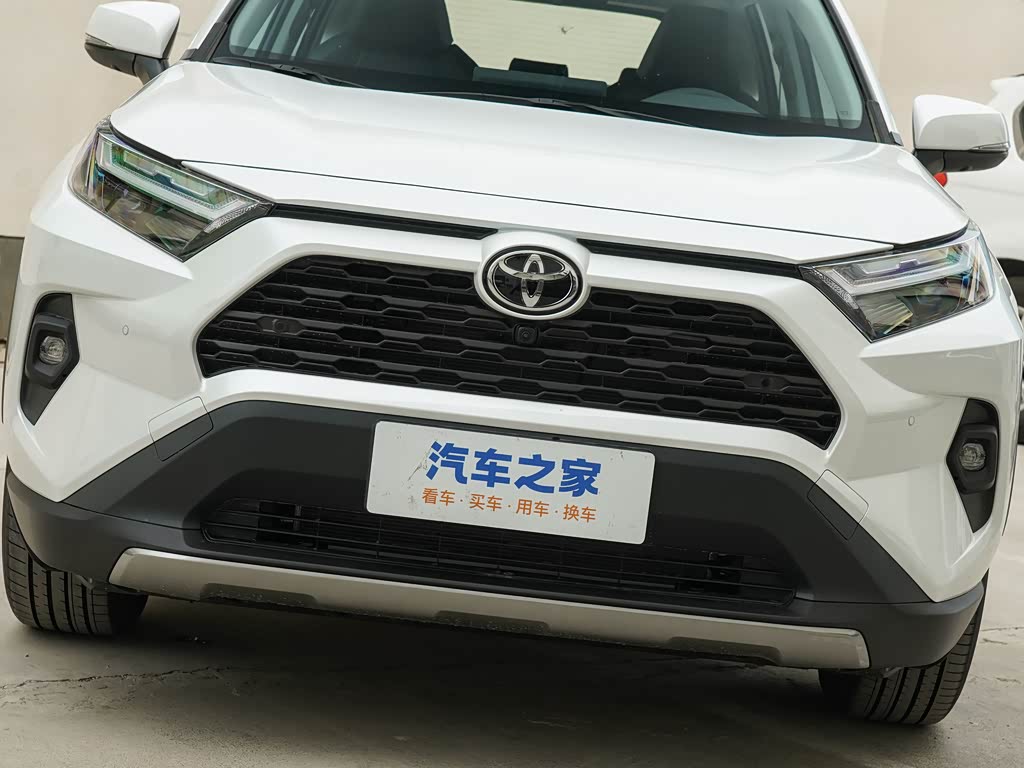 一汽丰田 rav4荣放 2023款 2.0l cvt两驱20周年铂金纪念版