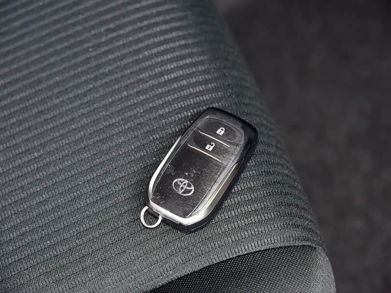 一汽丰田 rav4荣放 2019款 2.0l cvt两驱风尚版 国vi