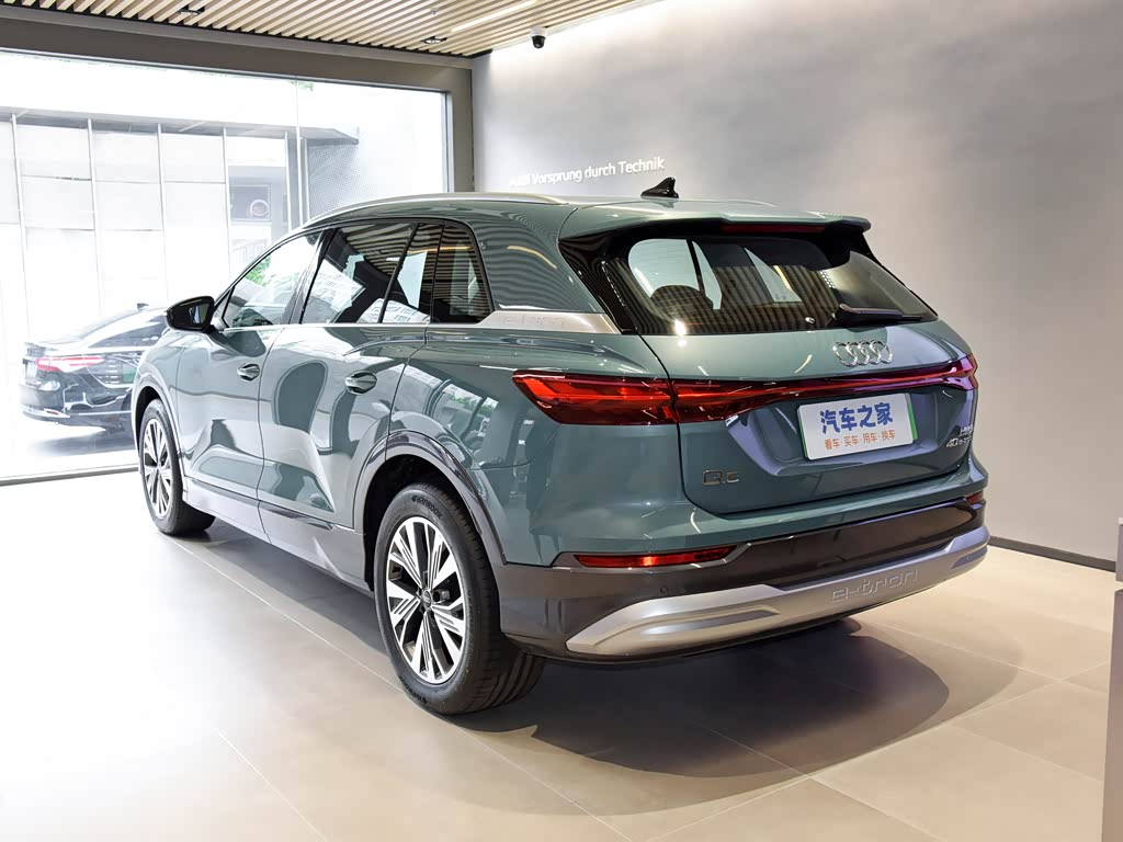 上汽奥迪 奥迪q5 e-tron 2023款 40 e-tron 闪耀型 锦衣套装