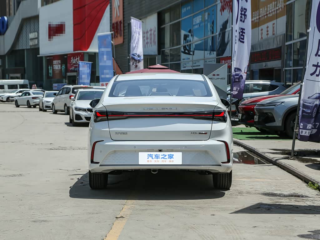 北京汽车 北京u5 plus 2023款 1.5l cvt豪华版