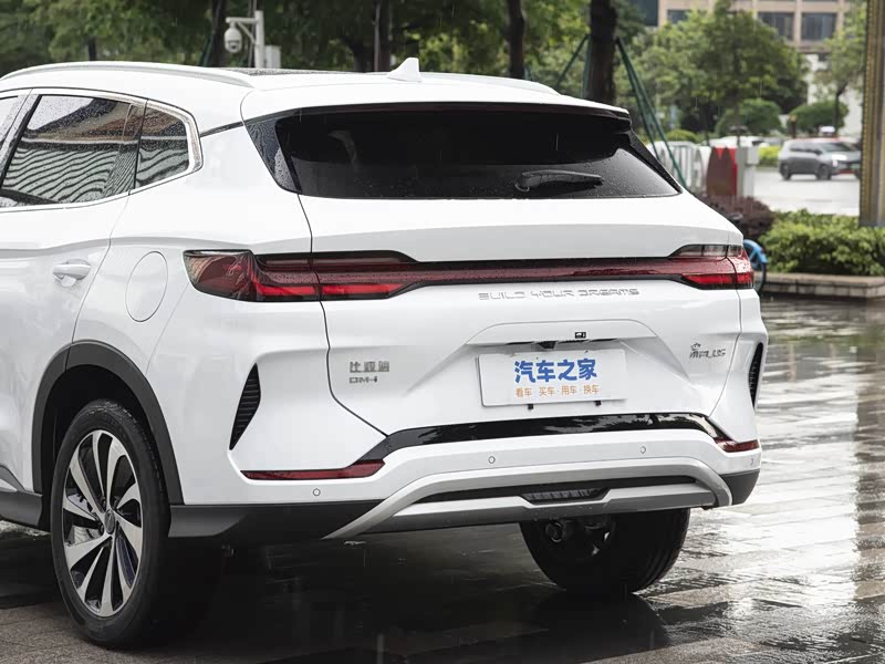 比亚迪 宋plus新能源 2023款 冠军版 dm-i 110km 旗舰型