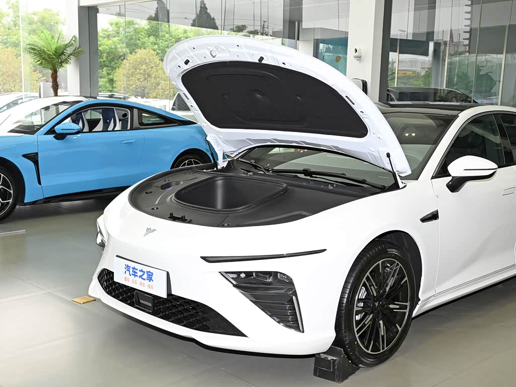 合众汽车 哪吒s 2023款 纯电 520km 后驱lite版