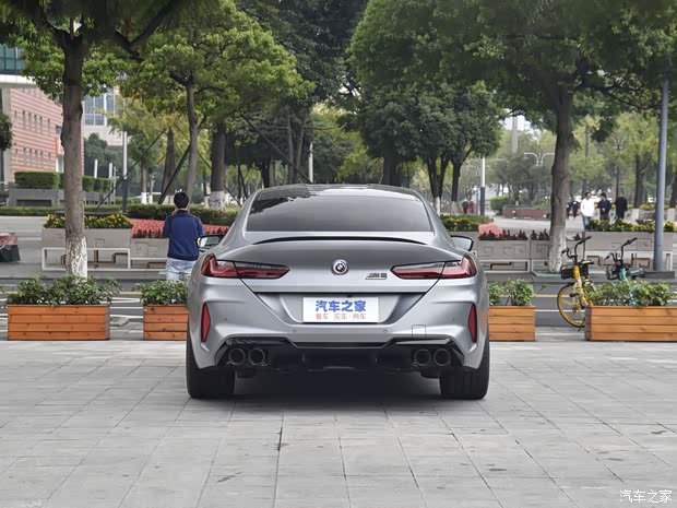 宝马m8正价销售221.8万起 欢迎到店垂询