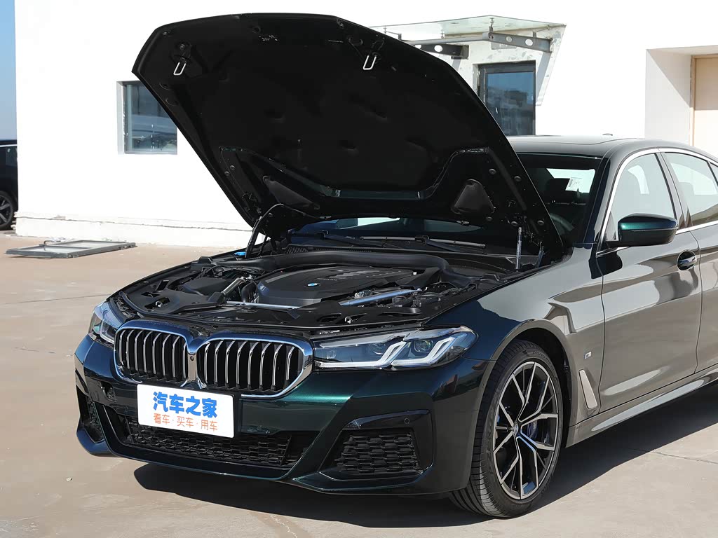 宝马(进口) 宝马5系(进口) 2022款 改款二 540i 风尚版 m运动套装