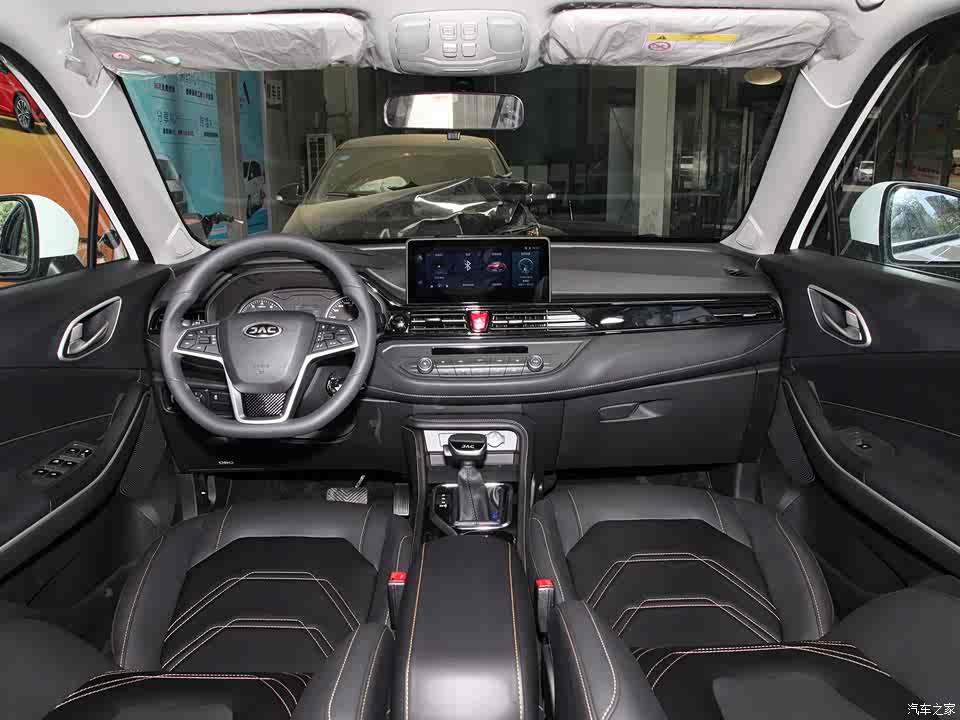 外形够科幻/本月上市 实拍江淮嘉悦x4