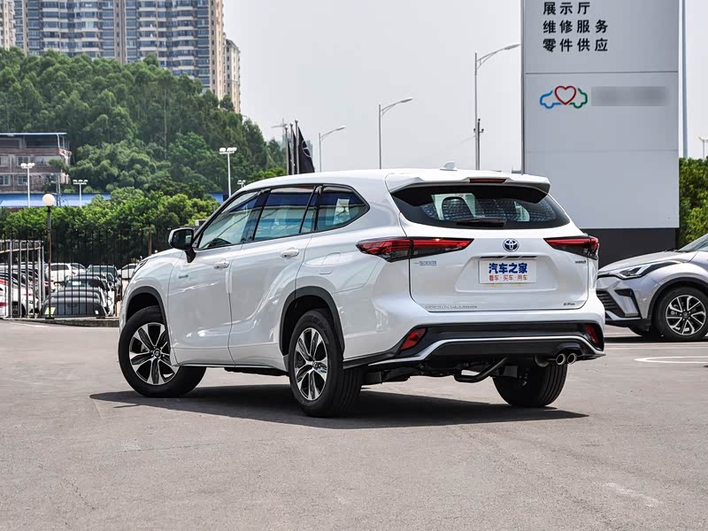 一汽丰田 皇冠陆放 2022款 2.5l hev四驱精英版