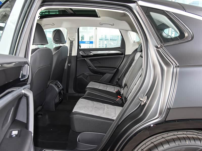 一汽-大众 探岳x 2020款 330tsi 两驱尊贵智联版