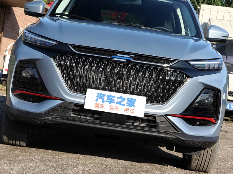 长安汽车 长安欧尚x7 plus 2022款 1.5t 蓝鲸版自动geeker旗舰型