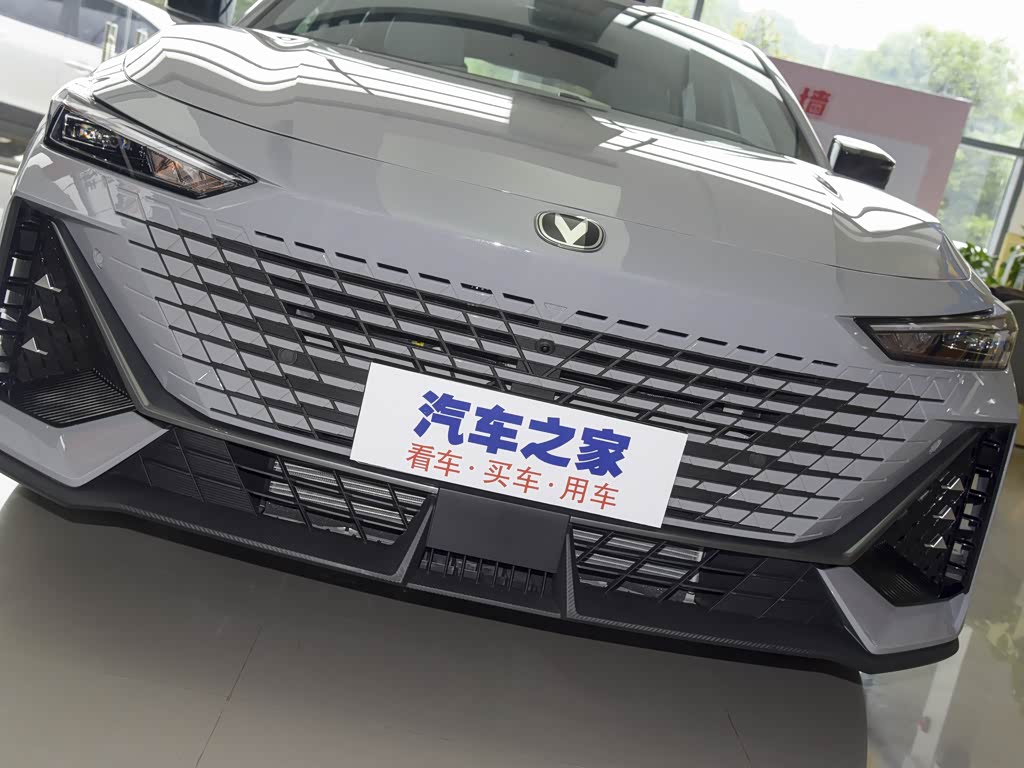 长安汽车 长安uni-v 2022款 1.5t 卓越型