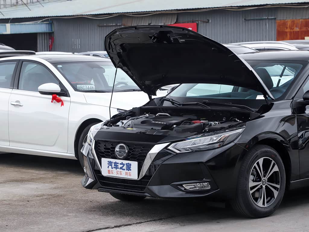 东风日产轩逸2022款报价及图片(丰田卡罗拉锐放2022款报价及图片)